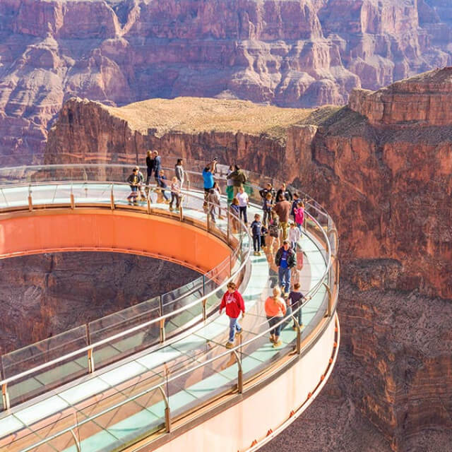 Vistas increíbles desde Skywalk en Grand Canyon West, Arizona