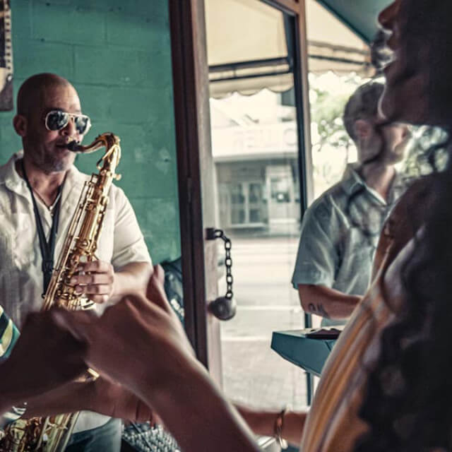 Entretenimiento de todo tipo en Ball & Chain en Miami, Florida