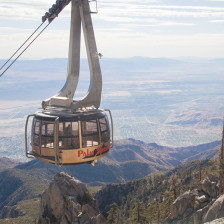 Admirando vistas panorámicas desde el Palm Springs Aerial Tramway en Greater Palm Springs, California